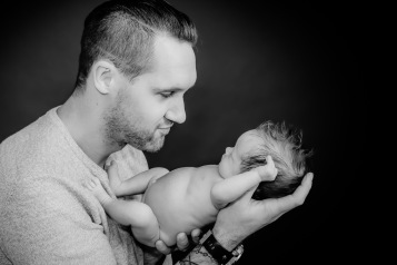 Fotograf Einbeck, Baby in einem Korb Neugeborenen