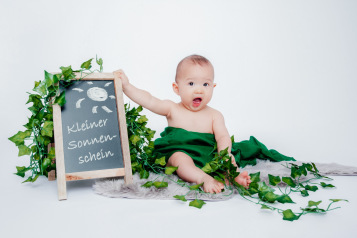 Fange die ersten Tage und Entwicklungen deines Babys in Hahausen in zauberhaften Bildern ein.