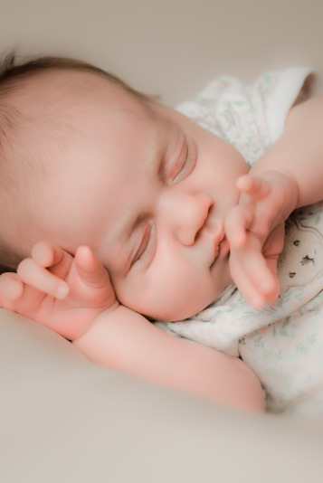 Nutze Hahausen als Kulisse, um die wunderbaren Momente deines Neugeborenen in zauberhaften Fotos festzuhalten.