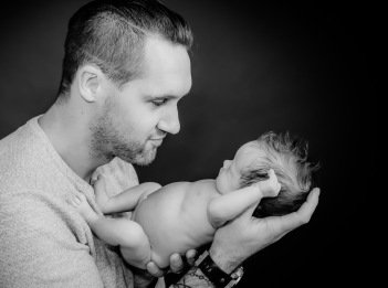 Nutze Northeim als Hintergrund, um die zarten Momente deines Neugeborenen in einfühlsamen Fotos einzufangen.