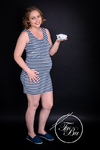 Grünenplan wird zur Kulisse für authentische Schwangerschaftsfotografie, die die Vorfreude auf das Baby einfängt.