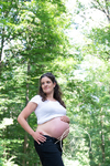 Holzminden: Zarte und intime Momente der Schwangerschaft in liebevollen Babybauchfotos festhalten.