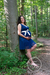 Erschaffe emotionale Momente der Schwangerschaft in Alfeld, während du einfühlsame Babybauchfotos erstellst.