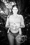 Erzähle in Salzhemmendorf die einzigartige Schwangerschaftsgeschichte visuell durch einfühlsame Babybauchfotos.